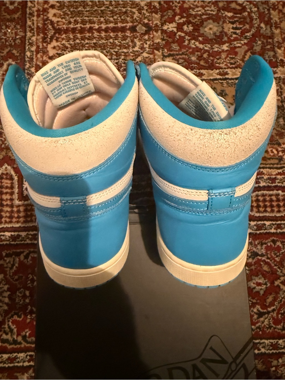 Jordan 1 Retro High OG UNC Reimagined in White and University Blue - Picture 4 of 6